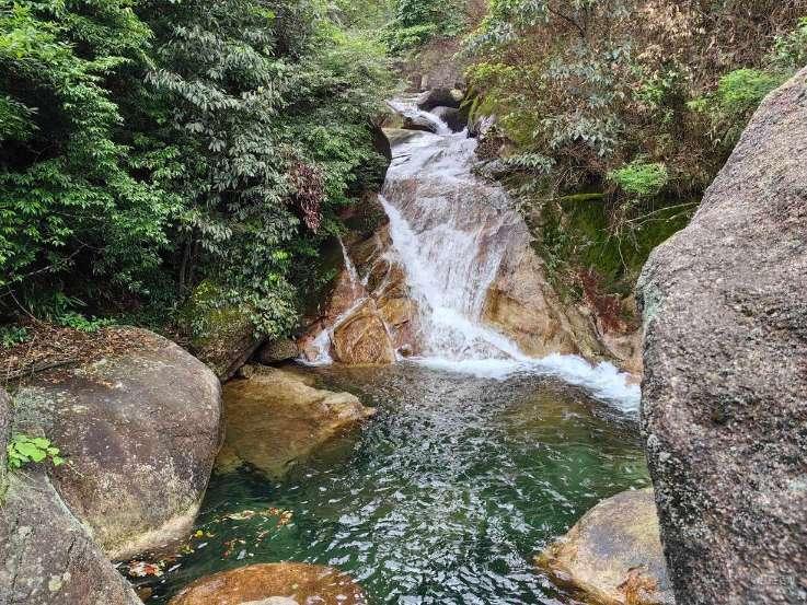 以军称已包围加沙南部城市汗尤尼斯